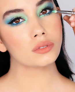 Colourful 'Cloud' Eye Look