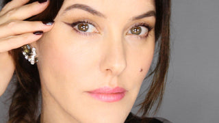 Easy, Effortless Winged Liner Anyone Can Achieve Easy, Effortless Winged Liner Anyone Can Achieve