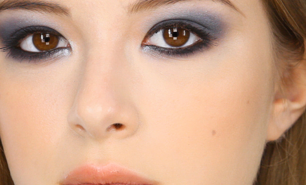 smokey eye with navy blue dress so for hoco i have a navy blue dress and this is the eye look i want to do. i have a good shade for the crease, but i need a good