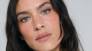 Chats, LOL’s and Effortless Makeup with Alexa Chung