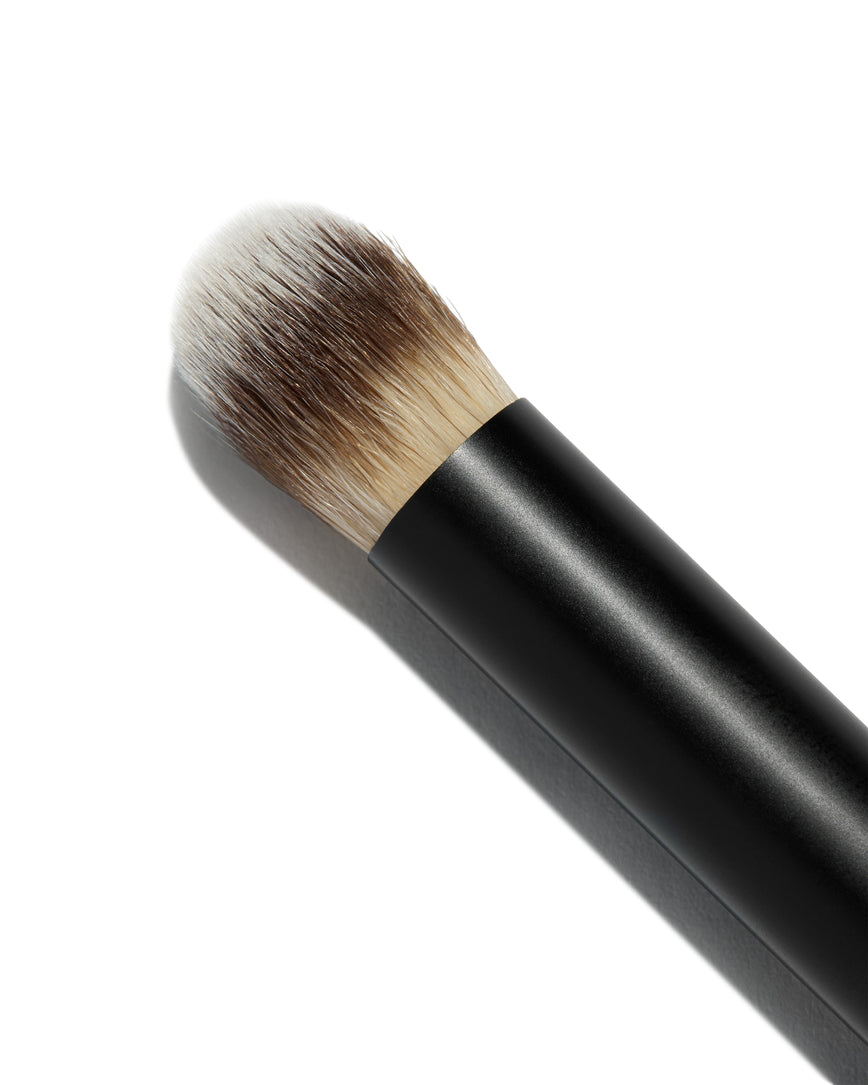 (Luminist Concealer And Micro Face Buffing Brush)