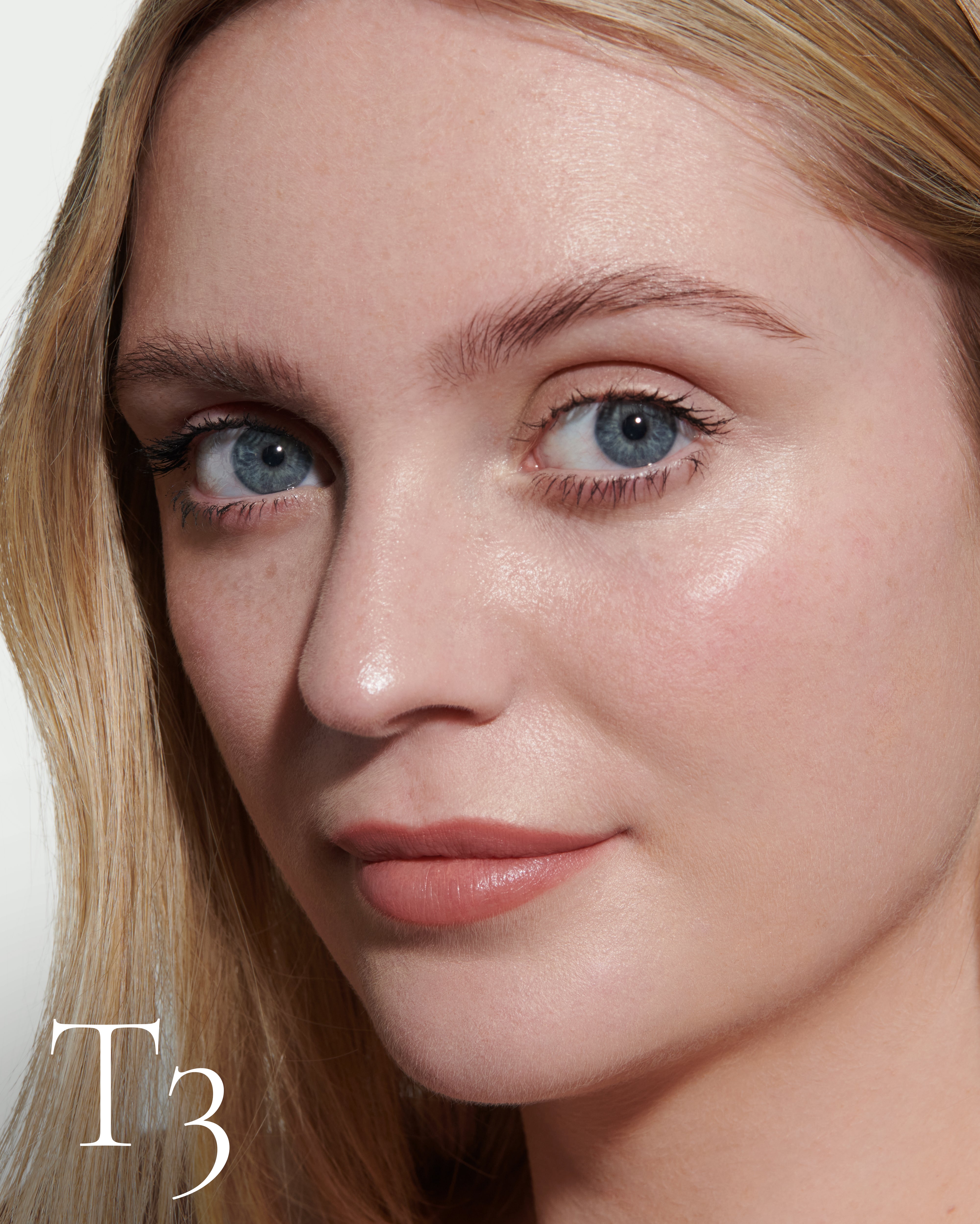 Enhancing Skin Tint T3 | Plumped & Refreshed | Lisa Eldridge