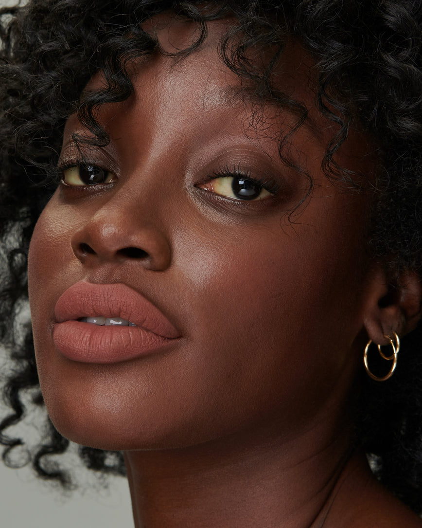 Lisa Eldridge Velveteen Liquid Lip Colour in Shade Affair on Model