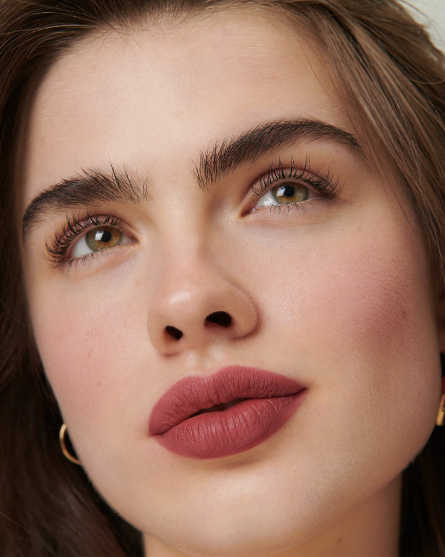 Lisa Eldridge Velveteen Liquid Lip Colour in Shade Blush on Model