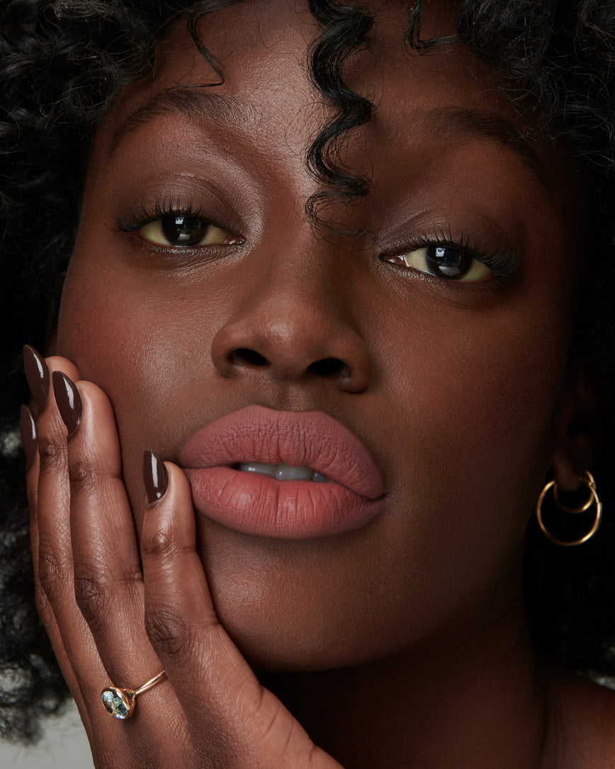 Lisa Eldridge Velveteen Liquid Lip Colour in Shade Muse on Model