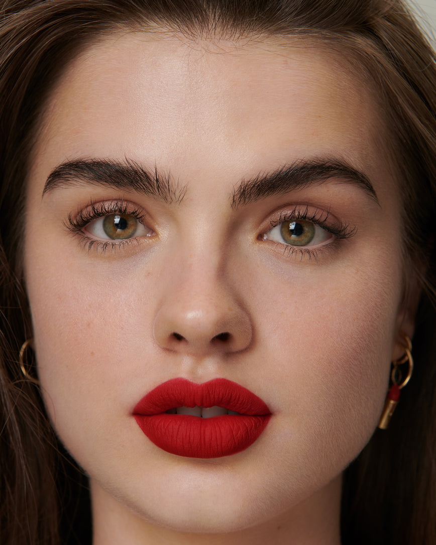 Lisa Eldridge Velveteen Liquid Lip Colour in Shade Ribbon on Model