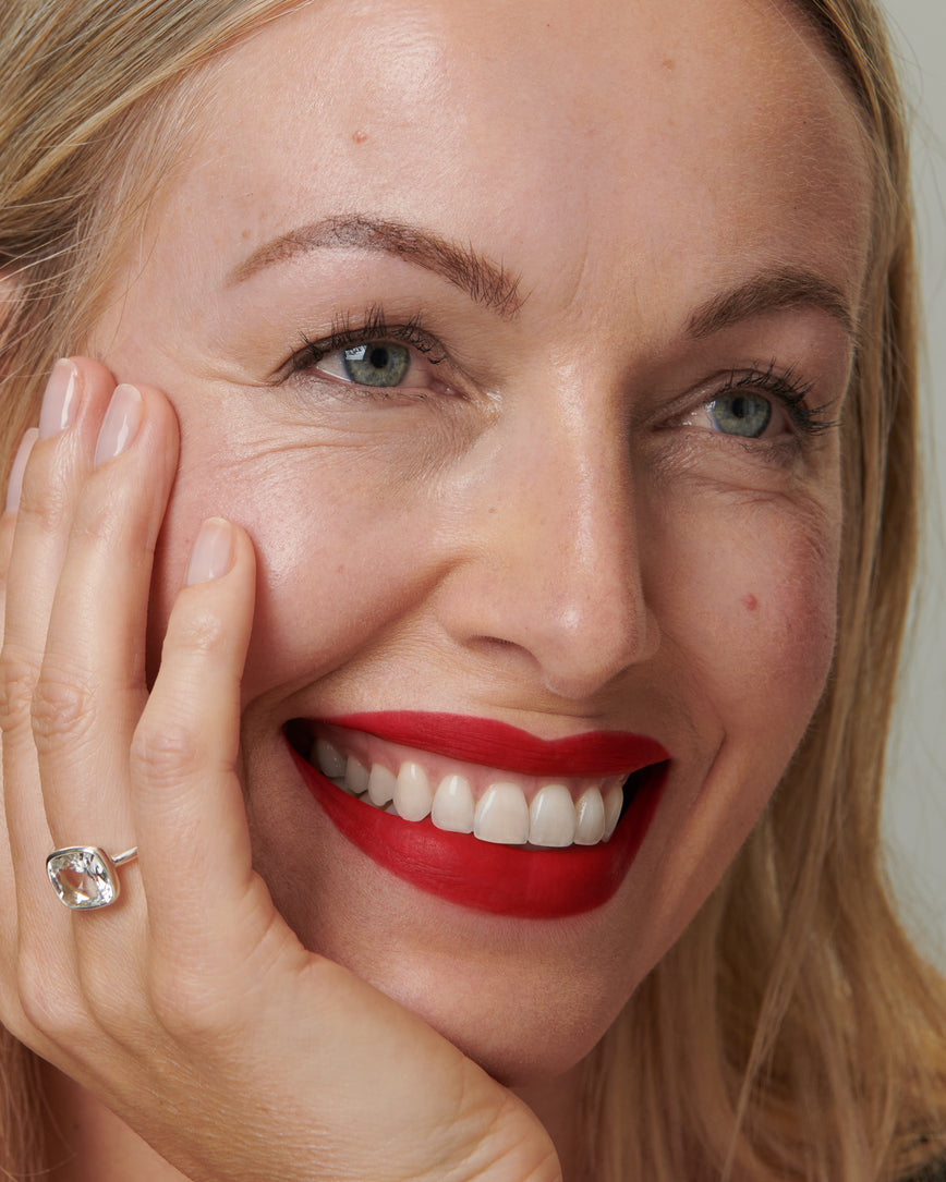 Lisa Eldridge Velveteen Liquid Lip Colour in Shade Ribbon on Model